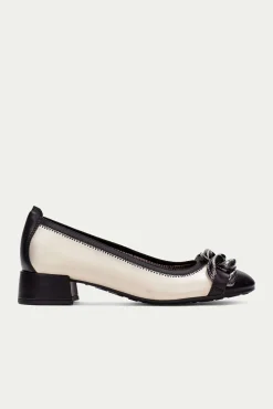 Hispanitas Sabrinas|Saltos-Bailarina bico quadrado com enfeite de corrente OPORTO Preto