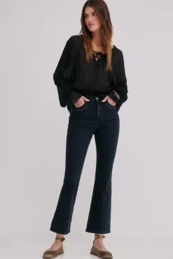 Hoss Intropia Jeans-Basileia. Calça jeans com tachas Preto