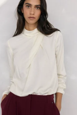 Pedro del Hierro Blusas-Blusa de cetim com gola alta Ecru
