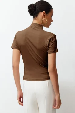 Trendyol Blusas-Blusa de gola alta cru