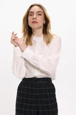 Vila Blusas-Blusa de manga comprida com bordado inglês Branco