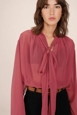 Grace & Mila Blusas-Blusa esvoaçante com laçada Subiu