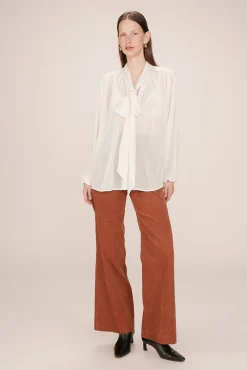 Grace & Mila Blusas-Blusa esvoaçante com laçada Branco