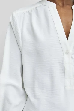 Selected Blusas-Blusa fluida com decote em bico confecionada com materiais reciclados. Branco