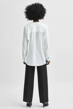 Selected Blusas-Blusa fluida com decote em bico confecionada com materiais reciclados. Branco