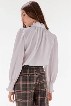 TFP by Tamara Falcó Blusas-Blusa lisa com laço Ecru