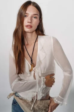 High Spirits Blusas-Blusa Twisty bege