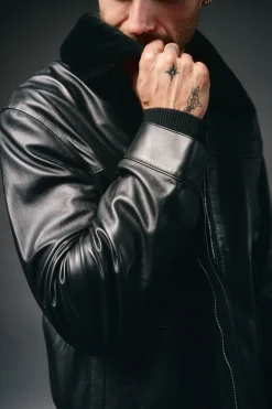 OOTO Casacos-Blusão pele gola camiseira Preto