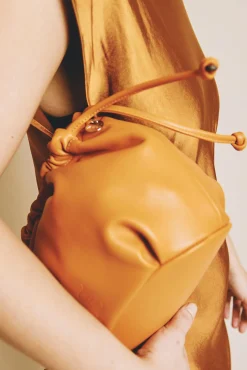 Zubi Malas-Bolsa bucket de pele Laranja