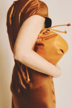 Zubi Malas-Bolsa bucket de pele Laranja