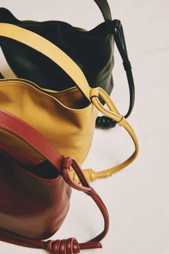 Zubi Malas-Bolsa bucket M de pele Preto