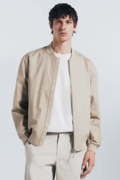 Springfield Casacos-bombardeiro leve bege