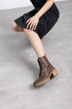 XTI Saltos|Botins-Botim com cordões Castanho