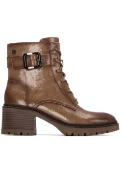 XTI Saltos|Botins-Botins de cano curto com cadarço em couro envernizado Castanho