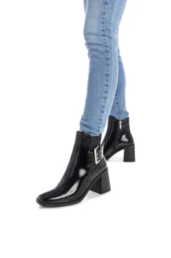 XTI Botas|Botins-Botins de salto estilo Chelsea Preto