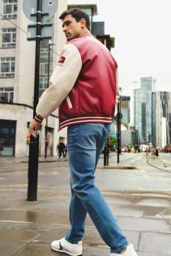 Springfield Jeans-Calça jeans reta com lavagem escura e tingimento excessivo azul