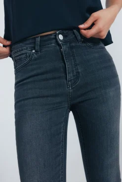 Springfield Jeans-Calça jeans slim cropped preto