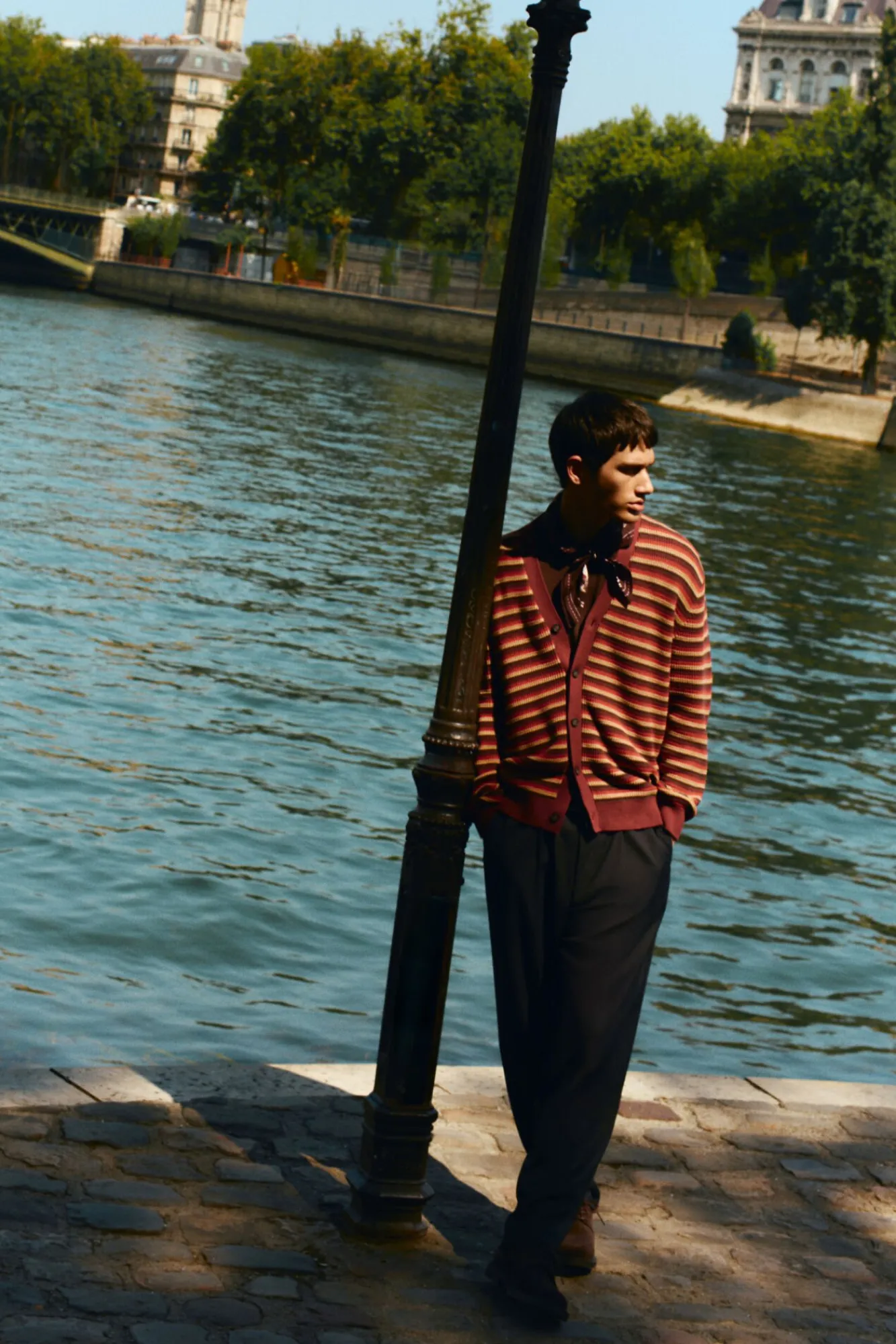 Springfield Calças-Calça retas com pregas, corte largo cinzento