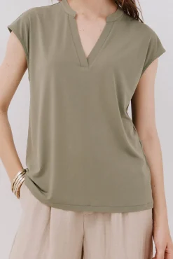 Cortefiel T-Shirts-Camiseta básica com gola mao negada Verde