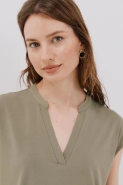 Cortefiel T-Shirts-Camiseta básica com gola mao negada Verde