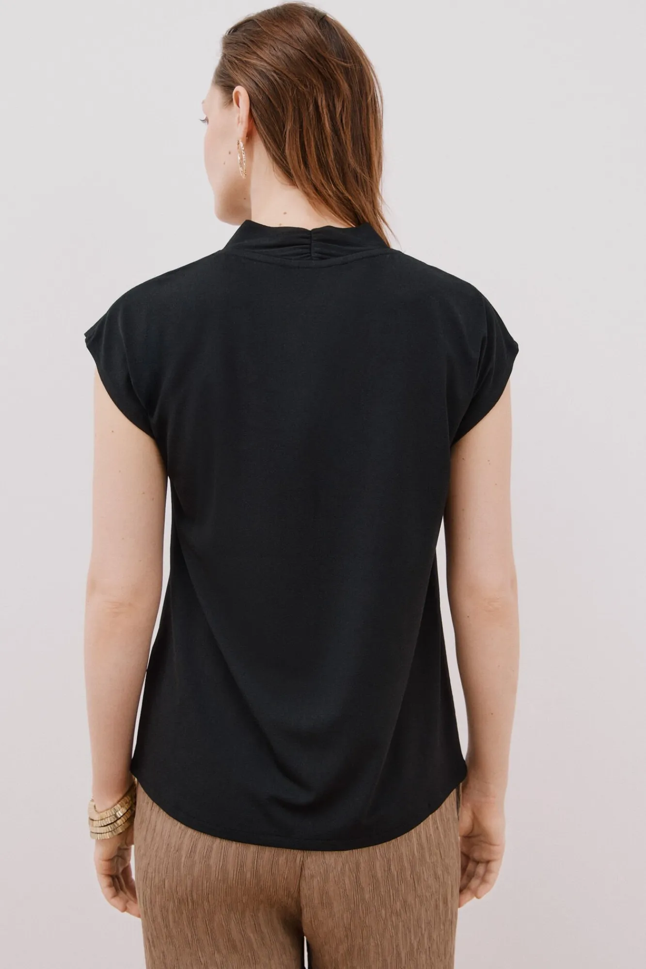 Cortefiel T-Shirts-Camiseta estampada com decote em bico franzido Preto