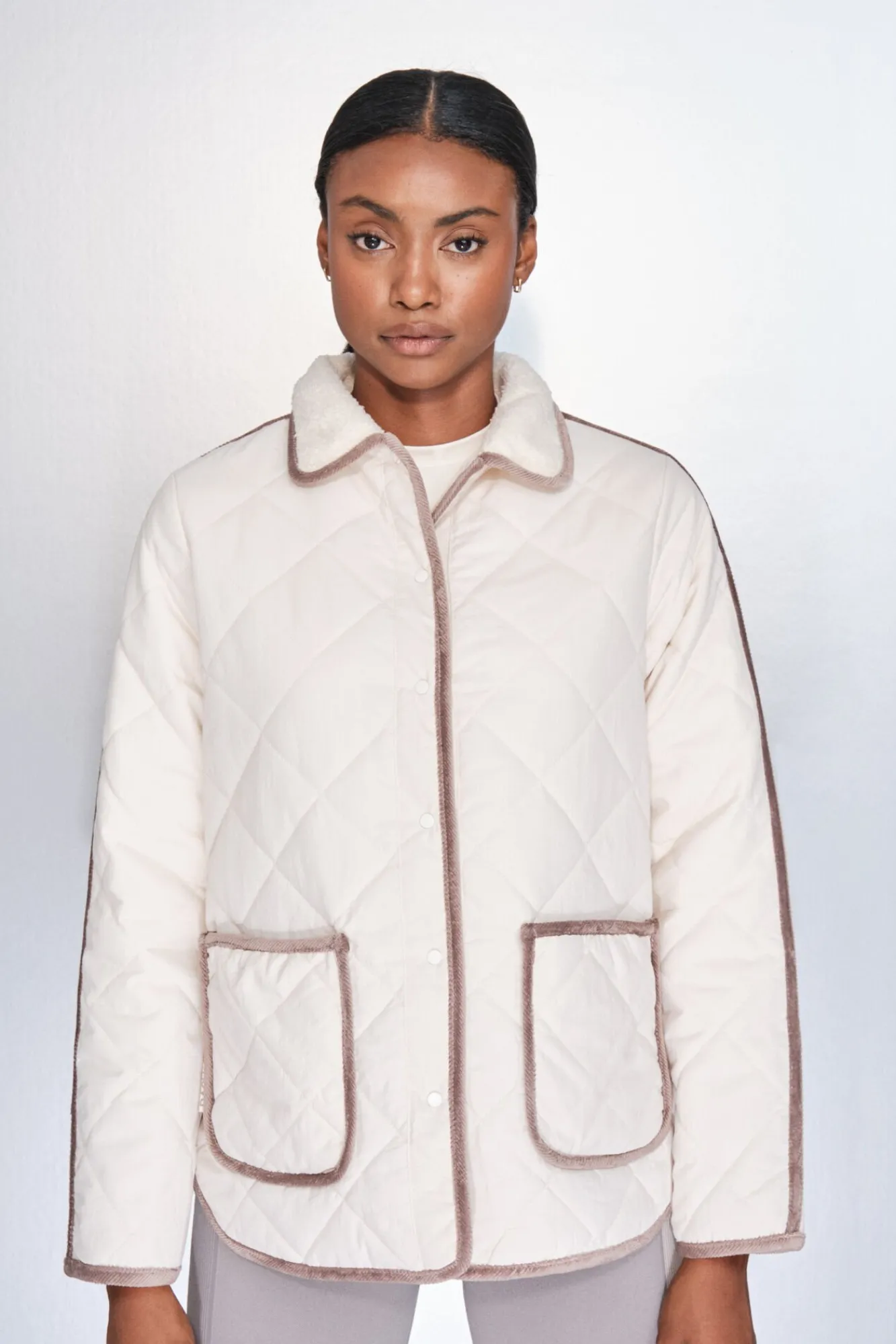 Dash and Stars Sobretudos-Casaco acolchoada bege com losangos beige