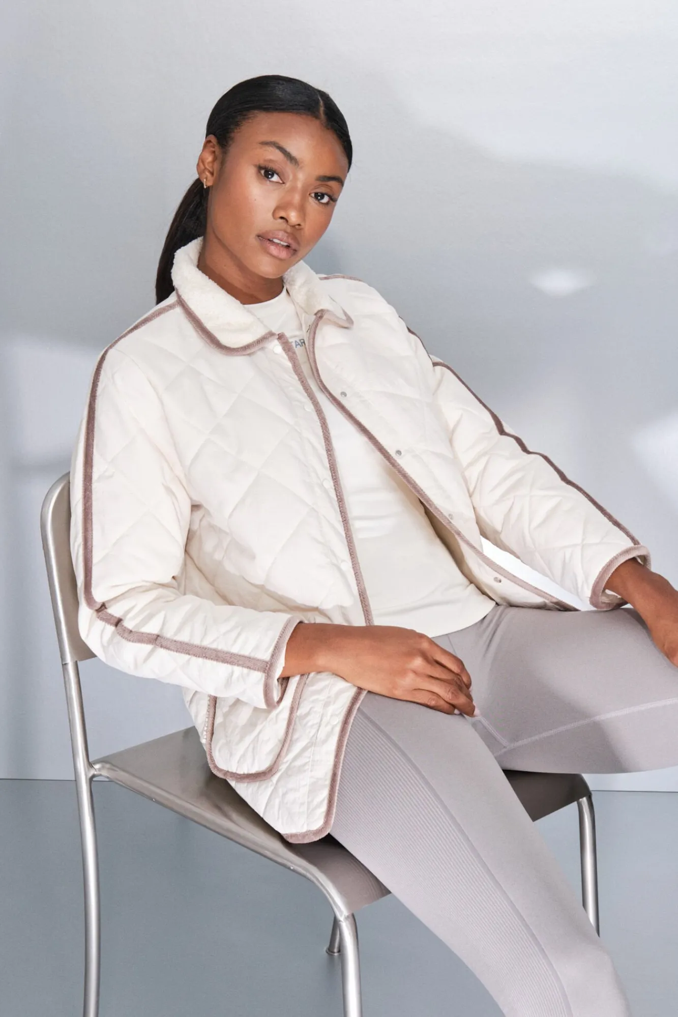 Dash and Stars Sobretudos-Casaco acolchoada bege com losangos beige