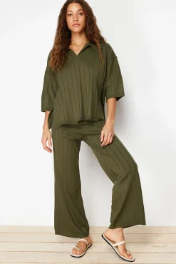 Trendyol Pijamas-Conjunto básico de calça e T-shirt polo verde