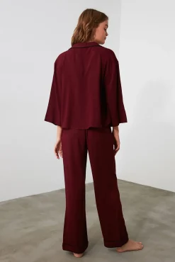 Trendyol Pijamas-Conjunto de pijama camiseiro de viscose vermelha com vivo estampado