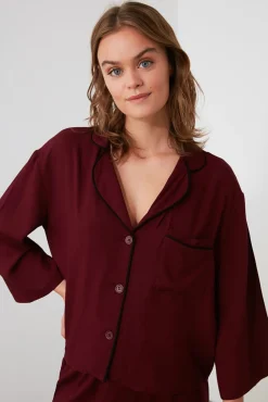 Trendyol Pijamas-Conjunto de pijama camiseiro de viscose vermelha com vivo estampado