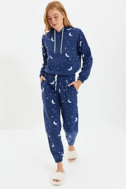 Trendyol Pijamas-Conjunto de pijama de inverno marinho com capuz e estampado de galáxia azul