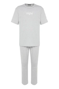 Trendyol Pijamas-Conjunto de pijama estampado regular fit em cinza cinzento
