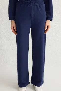 Trendyol Pijamas-Conjunto de top e calça gola polo azul