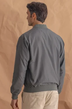 Celopman Casacos-Jaqueta corta-vento leve verde