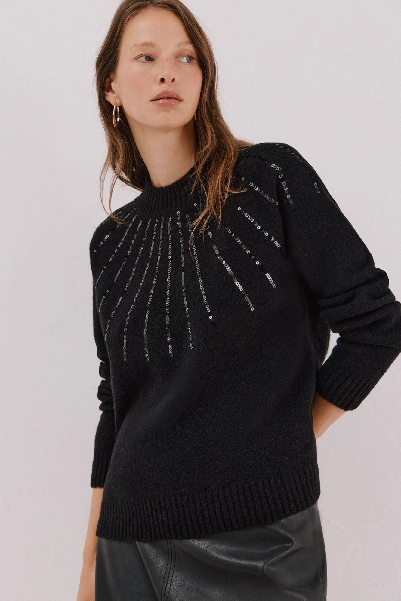 Cortefiel Camisolas-Jersey delantero lentejuelas. Preto