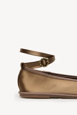 Hoss Intropia Sabrinas-Maira. Persianas venezianas de cetim Khaki