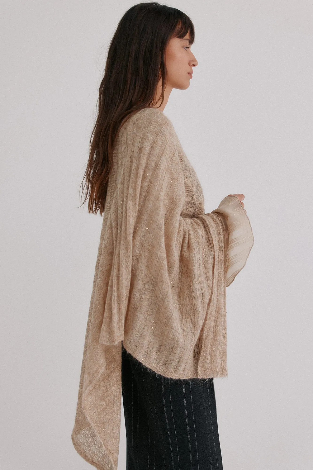 Hoss Intropia Sobretudos-Näelle. Capa de malha Beige