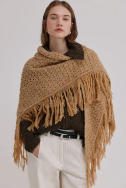 Hoss Intropia Sobretudos-Neves. Xale com franjas vazadas Dourado