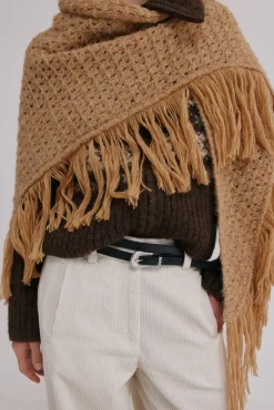 Hoss Intropia Sobretudos-Neves. Xale com franjas vazadas Dourado