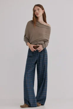 Hoss Intropia Camisolas-Nica. Camisola com decote assimétrico Cinzento