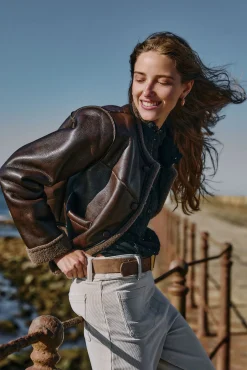 Hoss Intropia Calças-Payton. Calça de veludo cotelê Ecru