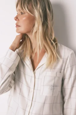 Women'secret Pijamas-Pijama camiseiro de flanela de algodão branca com estampa xadrez bege