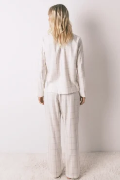 Women'secret Pijamas-Pijama camiseiro de flanela de algodão branca com estampa xadrez bege