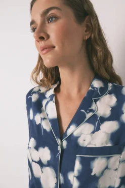 Women'secret Pijamas-Pijama camiseiro longo de viscose floral azul