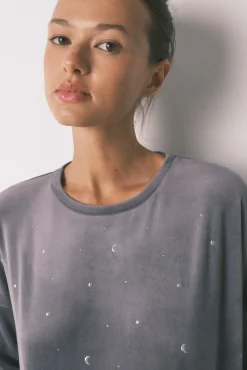 Women'secret Pijamas-Pijama comprido em veludo cinza macio e brilhante cinzento