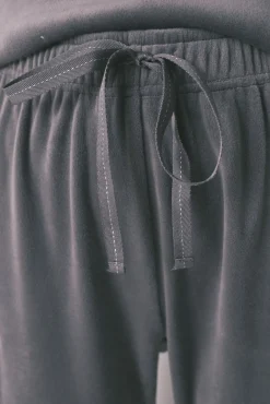 Women'secret Pijamas-Pijama comprido em veludo cinza macio e brilhante cinzento