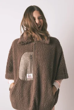 Women'secret Roupões-Poncho curto de robe de borrego marrom do Snoopy cru