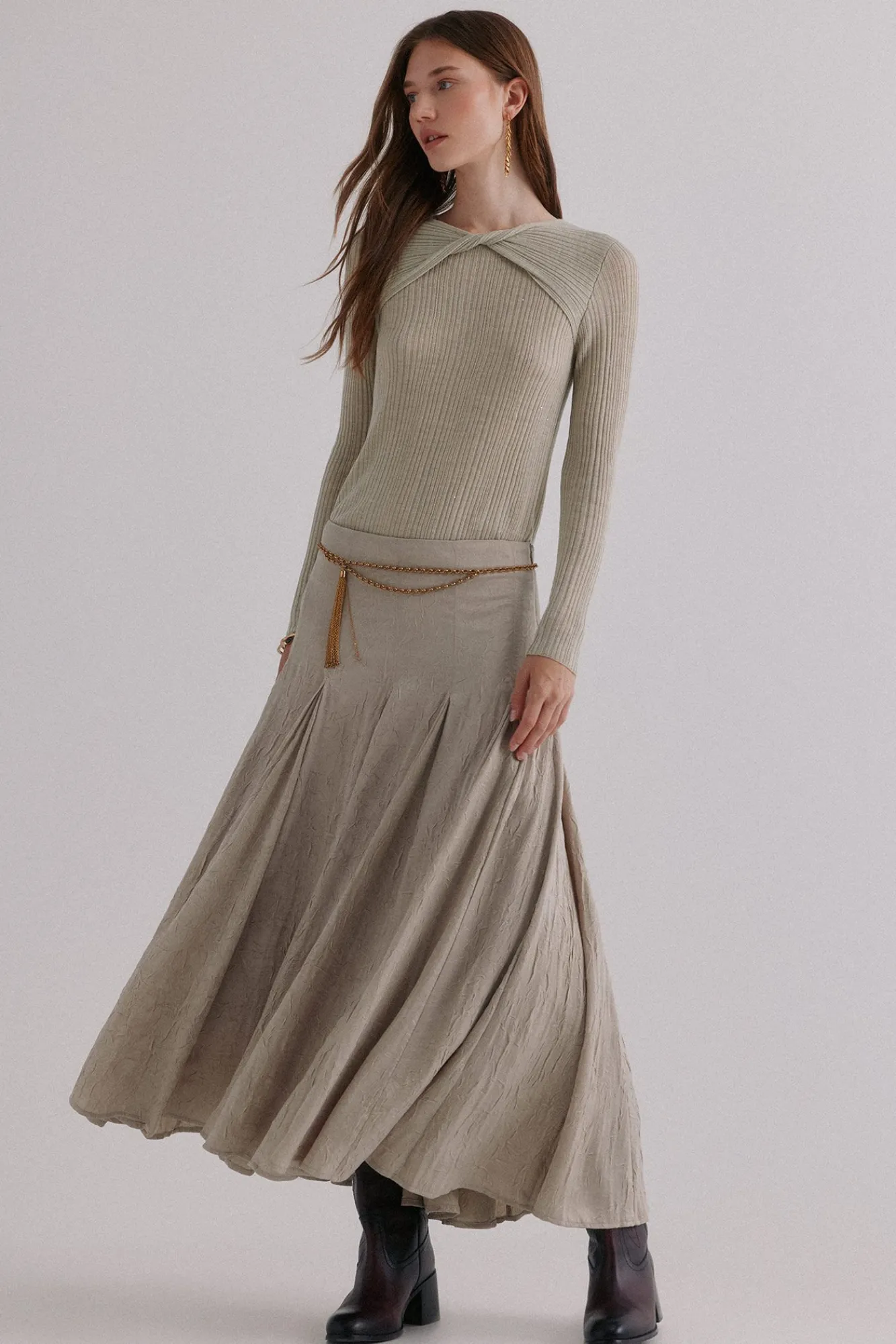 Hoss Intropia Saias-Rosa. Saia Godets Cinzento