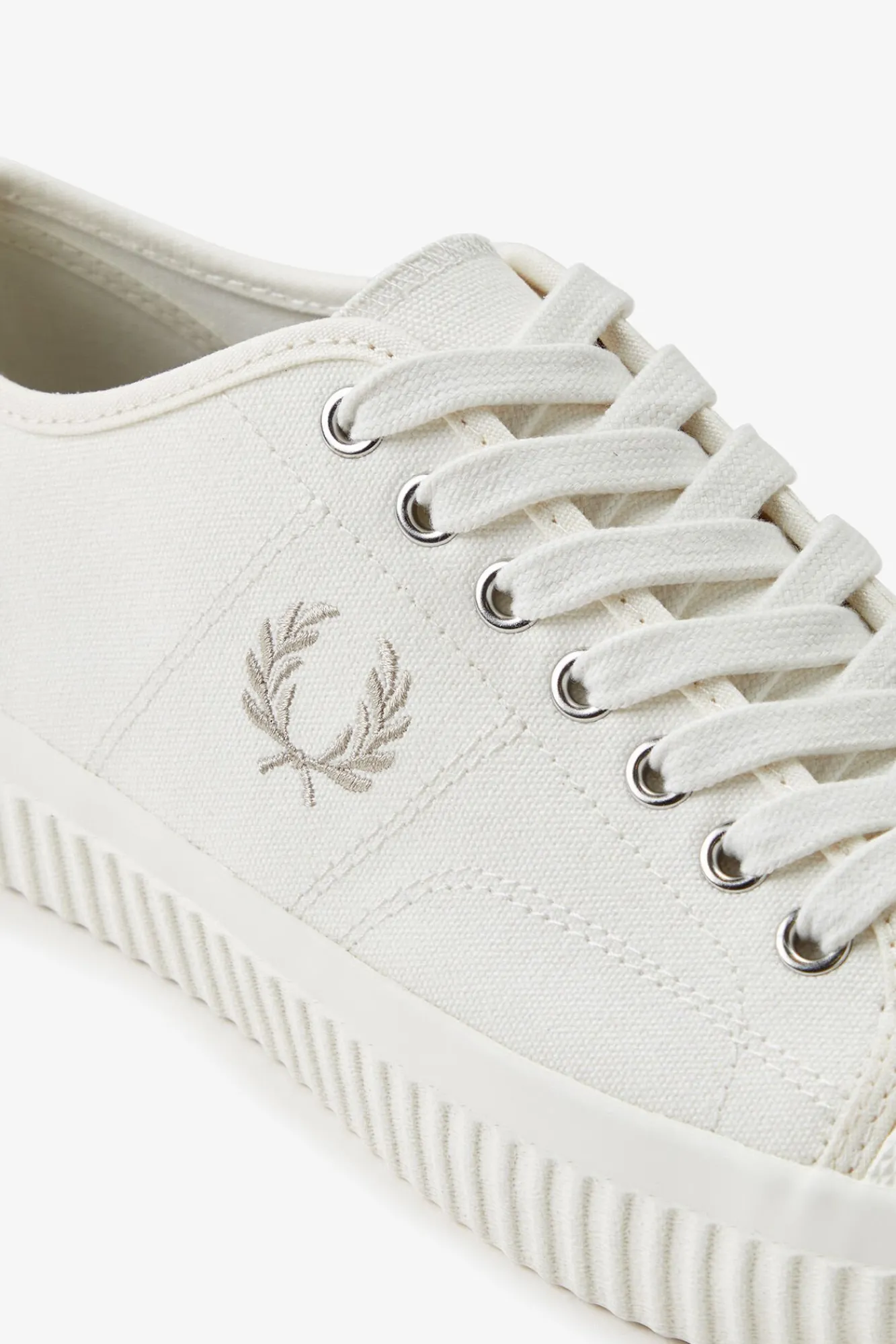 Fred Perry Sneakers-Sapatilhas Hughes-low lona Ecru