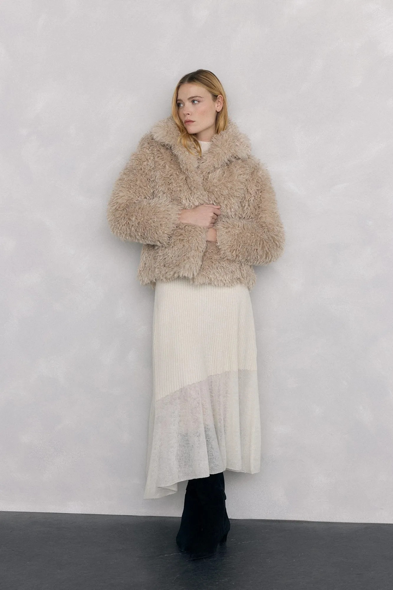 Pedro del Hierro Casacos-Sobretudo efeito pelo cacheado Beige